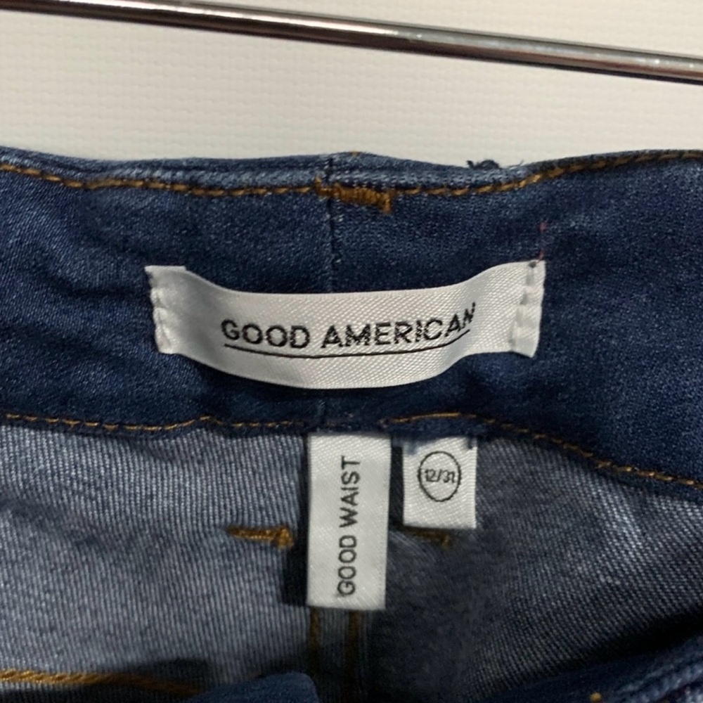 Good American | Good Waist Distressed Skinny Jean - Picture 3 of 3